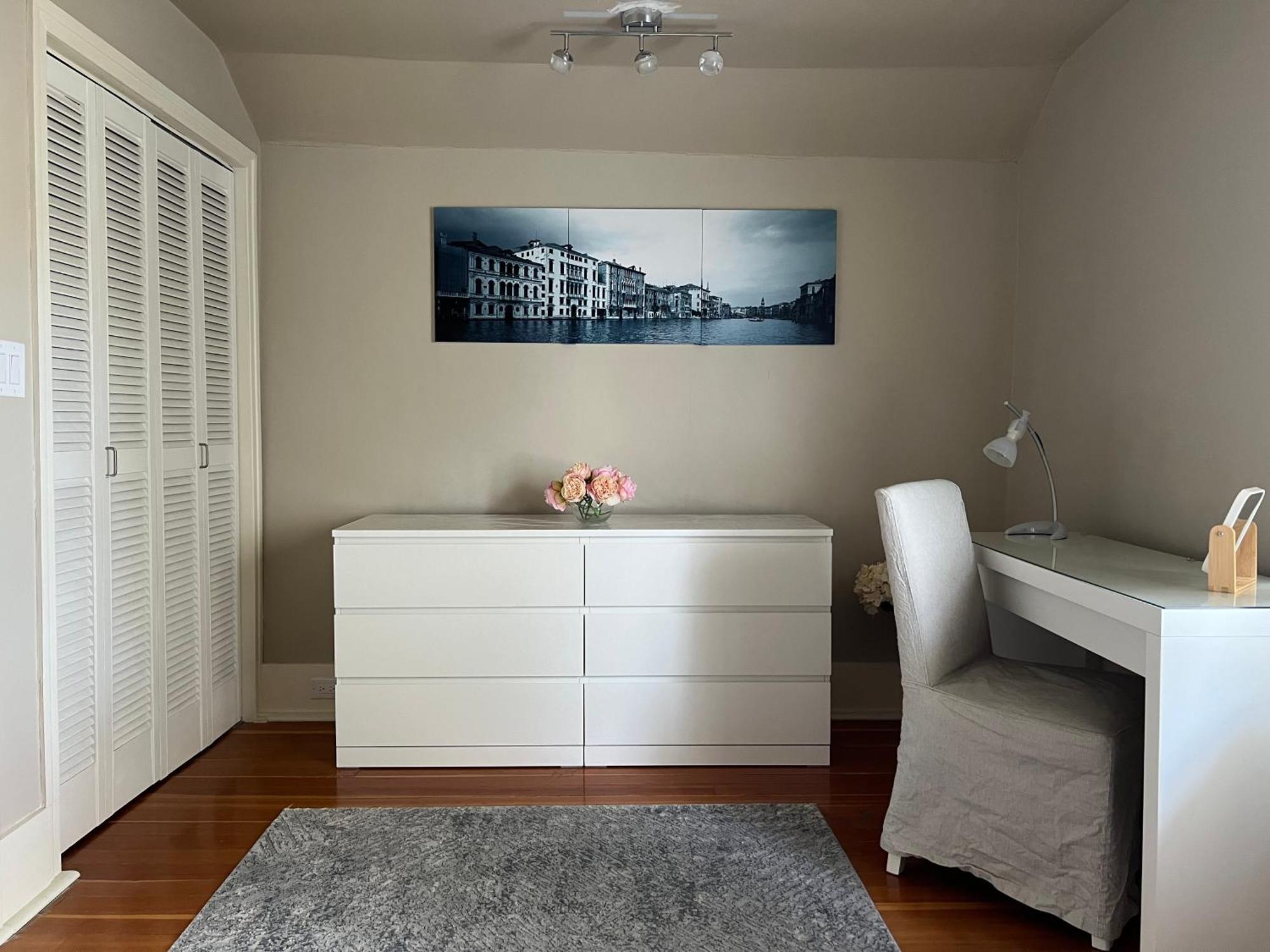 Cozy Homestay In The Master Bedroom Of A River Heights Home Winnipeg Exterior foto